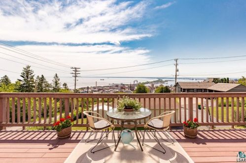 204 7th St, Duluth, MN 55805-1239