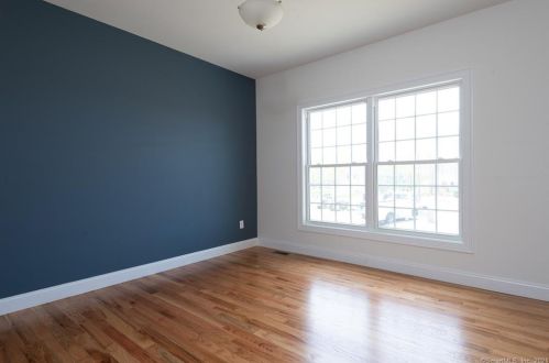 22 Arbor Xing, East Lyme, CT 06333-1171