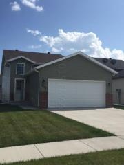 4702 Chelsea Ln, Fargo, ND 58104-7093