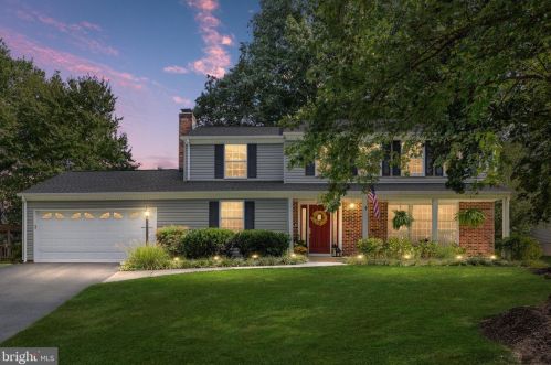 12256 Angel Wing Ct, Herndon, VA 20191-1102