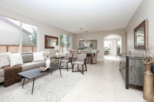 1581 Martingale Ct, Carlsbad, CA 92011-4036