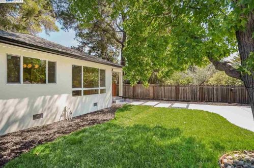 1867 Pleasant Hill Rd, Concord CA  94523-4040 exterior