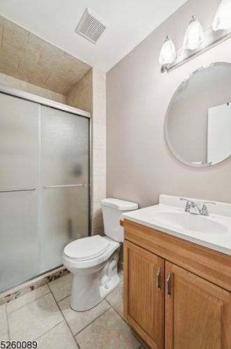 145 Nottingham Sq, Hackettstown NJ  07840-4236 exterior