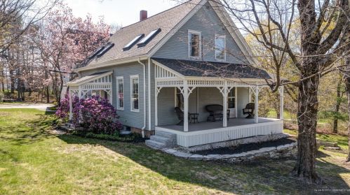 85 Bow St, Freeport, ME 04032-1543
