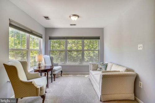 7328 Hampton Manor Pl, Springfield VA  22150-4921 exterior