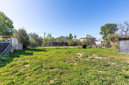 1874 Illinois Ave, Riverside CA  92507-5419 exterior