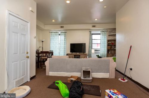 1542 15 St, Philadelphia PA 19146-4806 exterior