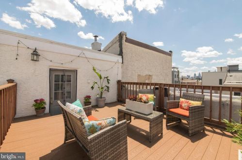 413 Belgrade St, Philadelphia PA 19125-2622 exterior