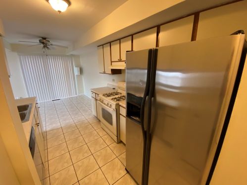 225 Teak Ln, Streamwood, IL 60107-2261