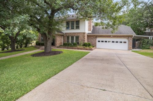 1702 Crested Butte Dr, Austin TX  78746-7610 exterior