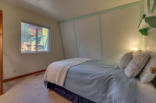10156 Olympic Blvd, Truckee CA  96161-1743 exterior