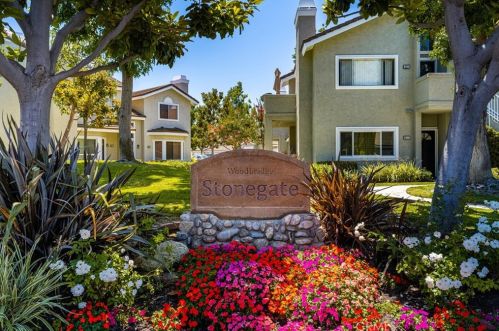 535 Springbrook, Irvine CA  92614-7563 exterior