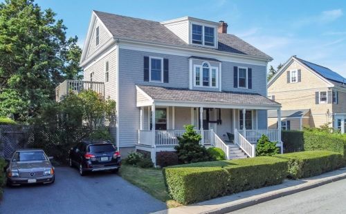 10 Hope St, Middletown, RI 02840-2615