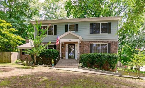 3722 Southgate Dr, Lilburn, GA 30047-2141