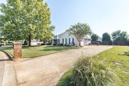 105 Bentley Way, Kathleen, GA 31047-2235