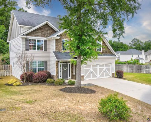102 Taconic Ct, Bonaire, GA 31005-5608