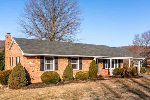 127 Sandstone Ln, Bridgewater, VA 22812-1210