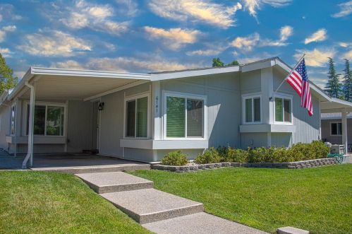 6141 Oak Lakes Ln, Citrus Heights, CA 95621-3568