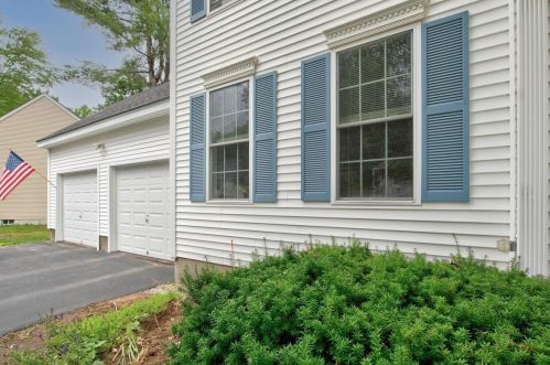 7 Lenox St, Somersworth, NH 03878-1849