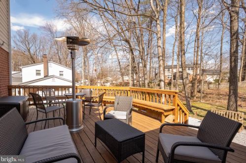 6705 Little Ann Ct, Springfield VA  22152-2629 exterior