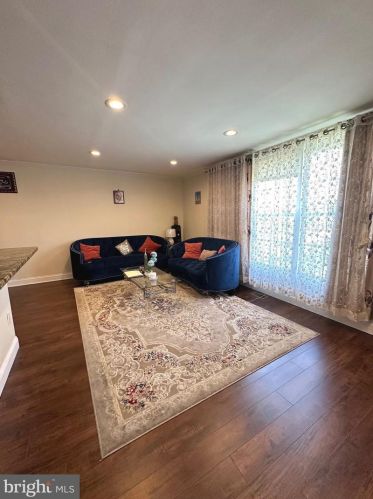 8603 Bustleton Ave, Philadelphia PA  19152-1205 exterior