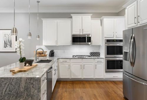 1133 Ashton Bluff Dr, Atlanta GA  30319-5399 exterior