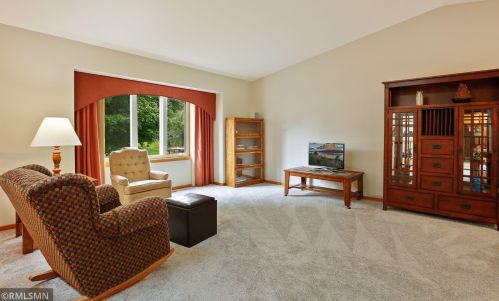 4460 Hamilton Dr, Saint Paul MN  55123-1974 exterior