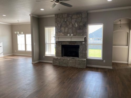 3214 White Horse Dr, Granbury, TX 76049