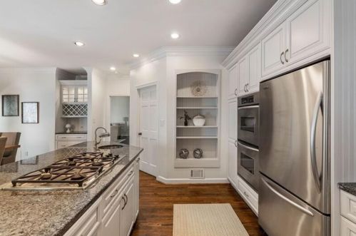 500 Highbrook Dr, Atlanta GA  30342-2319 exterior
