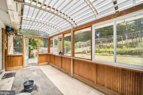 811 Malibu Dr, Silver Spring MD 20901-3648 exterior