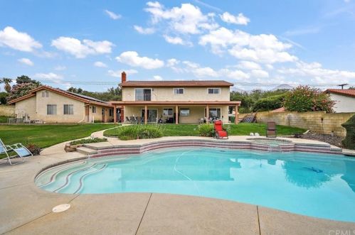 344 19th St, Upland, CA 91784-1655
