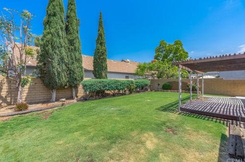 6219 Woodsboro Ave, Anaheim CA  92807-2346 exterior