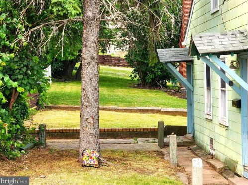 28 College Ave, Frostburg, MD 21532-1741