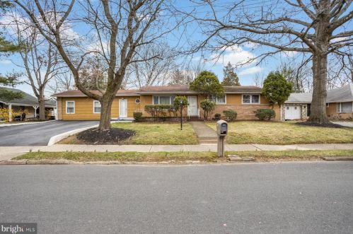 195 Woodland Ave, Trenton, NJ 08638-2522
