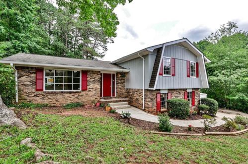 688 Navarre Dr, Stone Mountain, GA 30087-5116