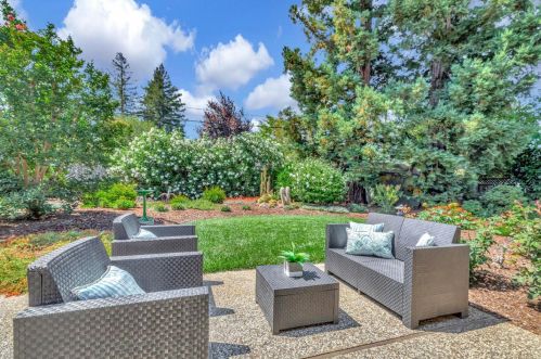 1888 Farndon Ave, Los Altos CA 94024-6948 exterior