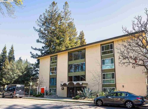 1033 Crestview Dr, Mountain View CA  94040-3458 exterior