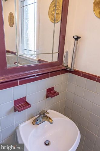 456 Gladstone Ave, Tavistock NJ 08033-4005 exterior