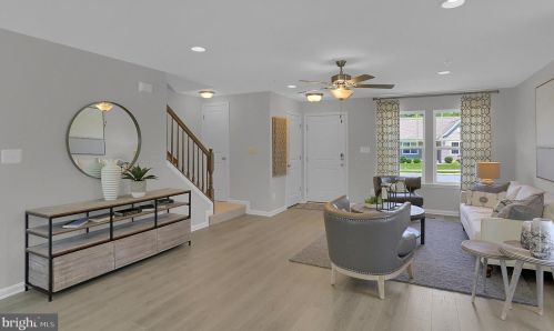 3324 Starboard St, Greenbackville, VA 23356-2717