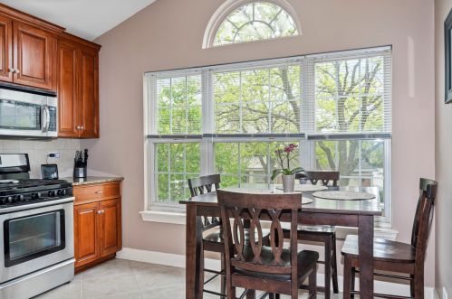 418 Cromwell Cir, Hanover Park, IL 60103-7434