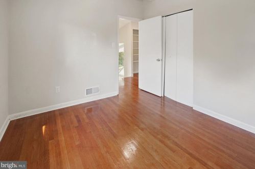 11413 Fairoak Dr, Silver Spring MD 20902-3137 exterior