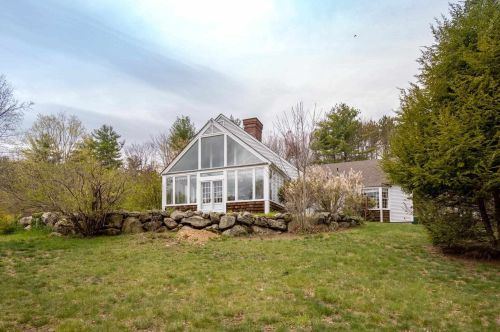 29 Christian Hill Rd, Amherst, NH 03031-3315