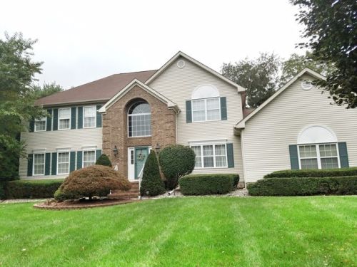 28 Cottage Place Dr, Trenton, NJ 08691-3627