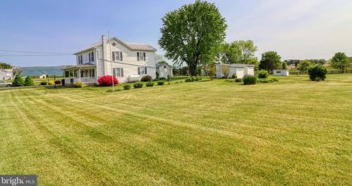 1736 Stoneburner Rd, Edinburg, VA 22824-2905