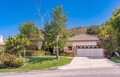 305 High Meadow St, Simi Valley, CA 93065-7313