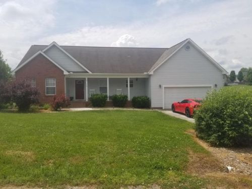 179 Wood Ln, Jacksboro, TN 37757-4701