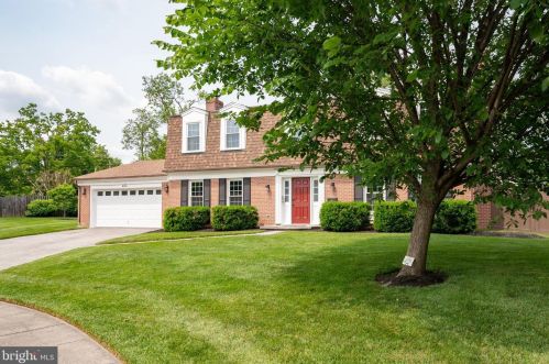 422 Mosby Dr, Leesburg, VA 20175-2606