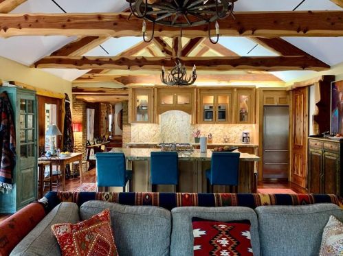 5808 Beacon Dr, Austin TX  78734-1416 exterior