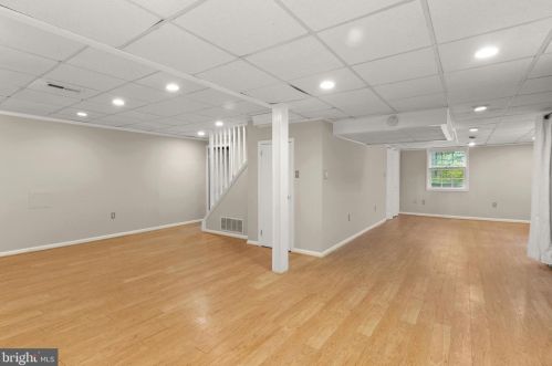 1423 Crestridge Dr, Silver Spring MD 20910-1535 exterior