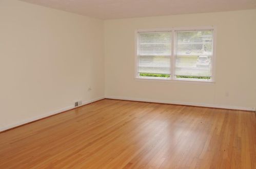 1378 Brook Forest Dr, Atlanta GA  30324-3839 exterior